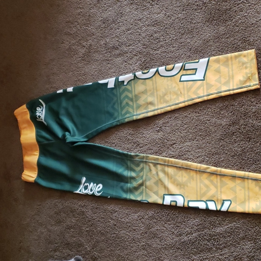 Green Bay Packers Leggings Size S and runs Small .Smoke Free Home .
